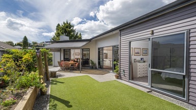 22 Edwin Grove, Bethlehem, Tauranga - Carousel 1