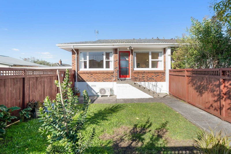 9/27 Nikau Street, New Lynn, Auckland - Carousel 1