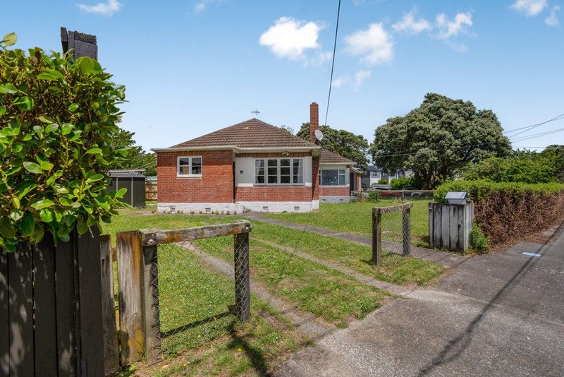70 Hall Crescent, Epuni, Lower Hutt - Carousel 17