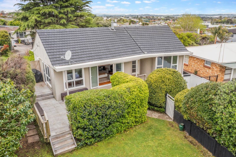 Property Valuation for 31 Mountain Road, Mount Wellington, Auckland
