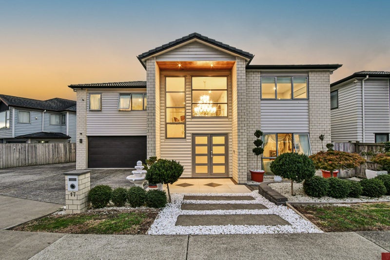 17 Drumbuoy Drive, Flat Bush, Auckland - Carousel 1