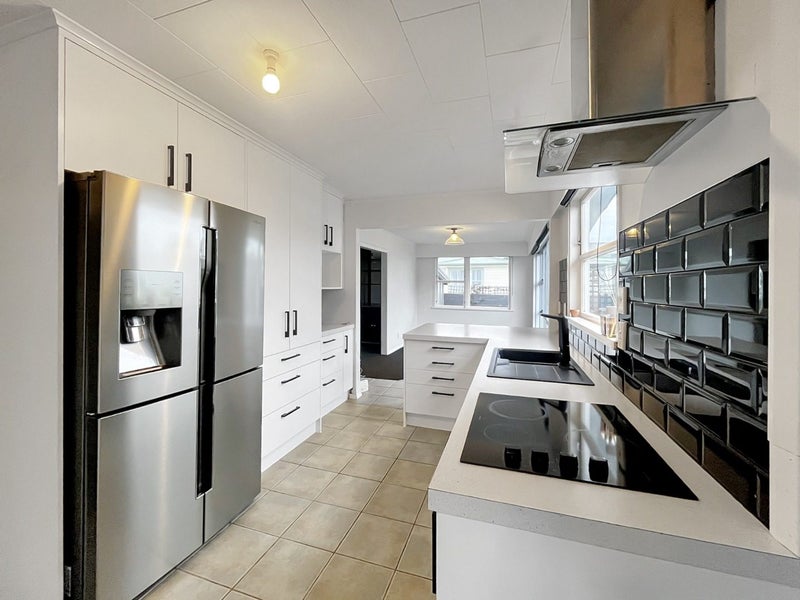 30 Slacks Road, Awapuni, Palmerston North - Carousel 2