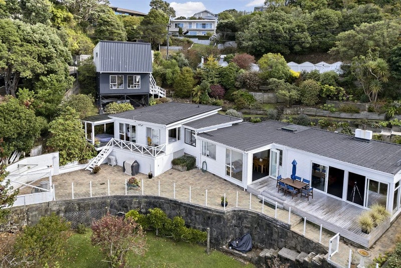 33 Alexandra Road, Hataitai, Wellington - Carousel 1