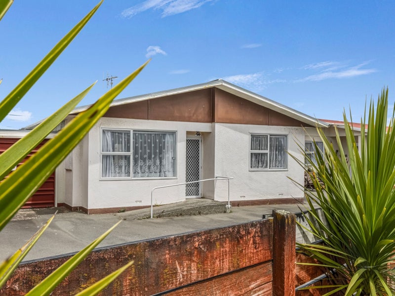 2/104 Alma Road, Gonville, Whanganui - Carousel 1