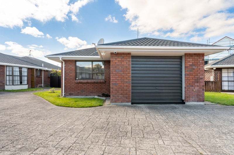2/41 Athlone Crescent North, Avalon, Lower Hutt - Carousel 1