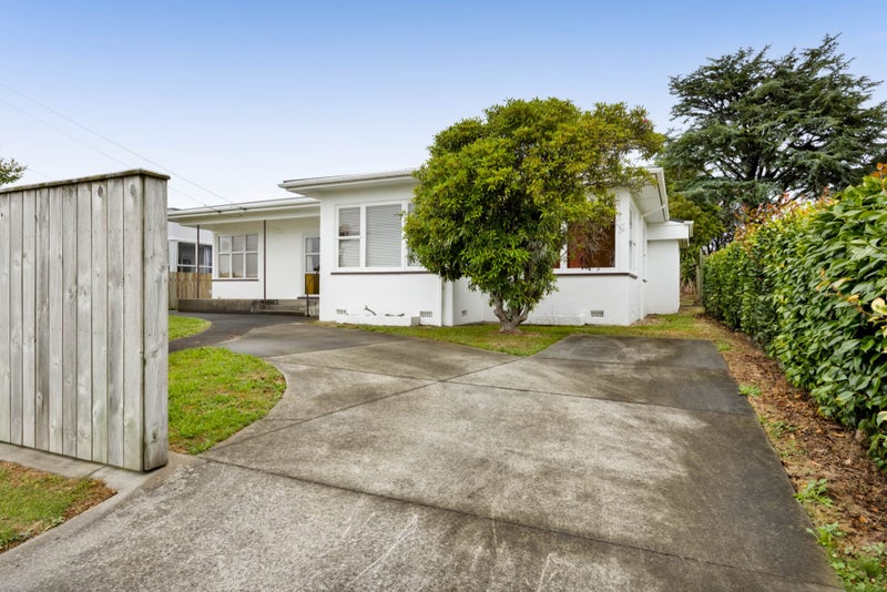 25 Campbell Street, Hawera, Hawera - Carousel 1