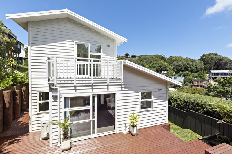 3A Frobisher Street, Island Bay, Wellington - Carousel 2