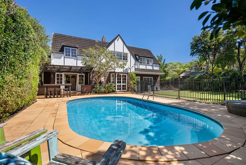 2 Fitzpatrick Place, Chatswood, Auckland - Carousel 1