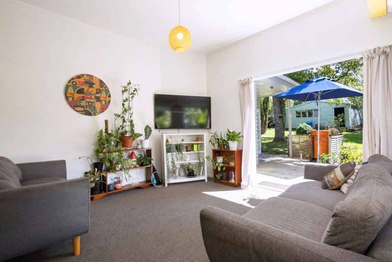 98 Konini Road, Titirangi, Auckland - Carousel 2