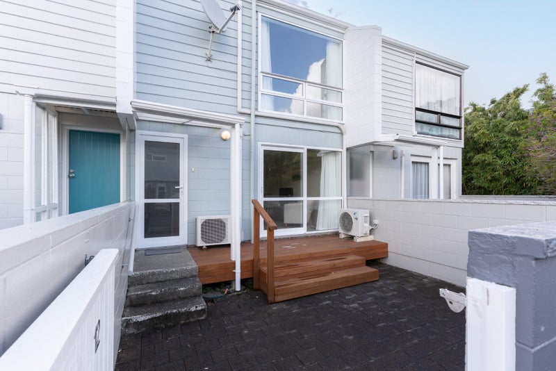 12/4 Dr Taylor Terrace, Johnsonville, Wellington - Carousel 10