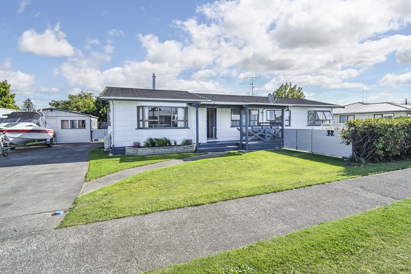 5 Nicholson Street, Mayfair, Hastings - Carousel 1
