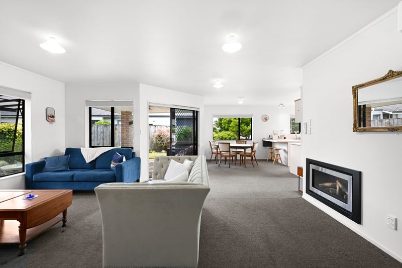 14 Rogers Place, Fairview Downs, Hamilton - Carousel 2