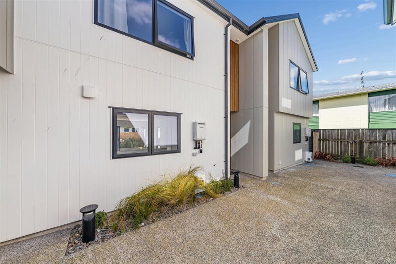 8/104 Martin Street, Wallaceville, Upper Hutt - Carousel 2