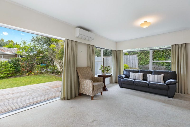 2/5 Evelyn Place, Hillcrest, Auckland - Carousel 2