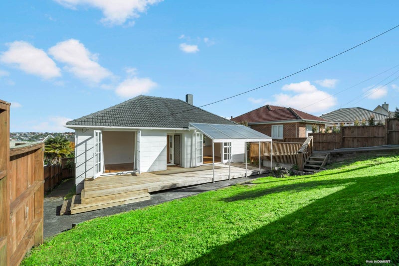 76 Mount Royal Avenue, Mount Albert, Auckland - Carousel 1