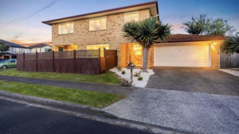 12 Janway Avenue, Flat Bush, Auckland - Carousel 1
