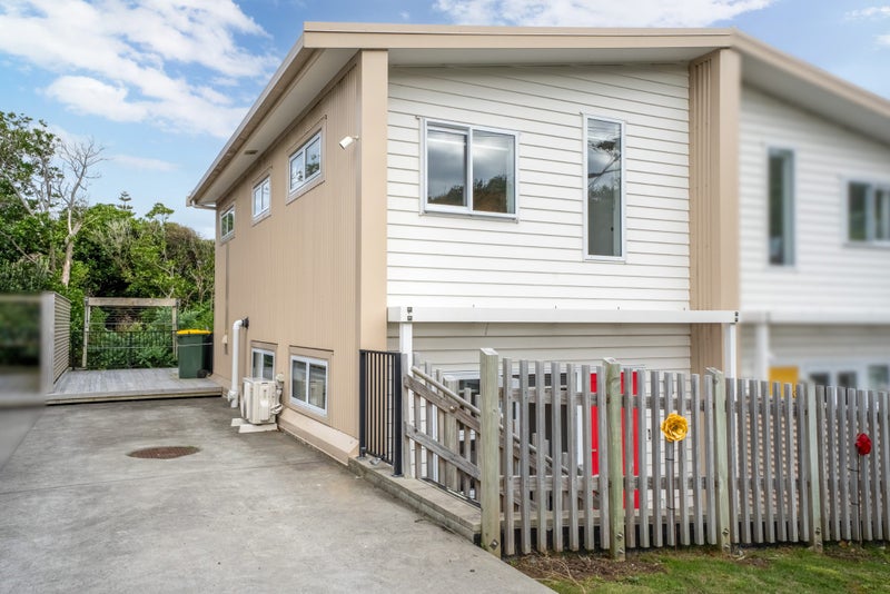 5/1 Murphy Place, Titahi Bay, Porirua - Carousel 2
