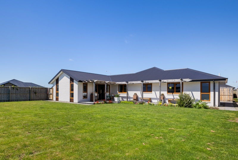 2 Deans Place, Amberley, Amberley - Carousel 2