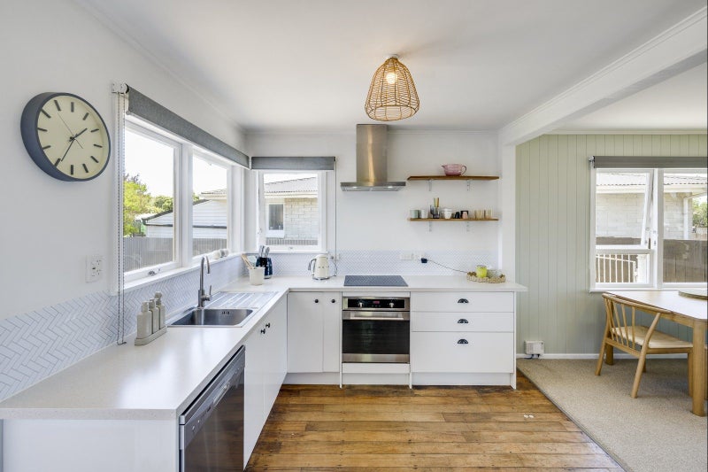 21 Davidson Avenue, Pirimai, Napier - Carousel 2