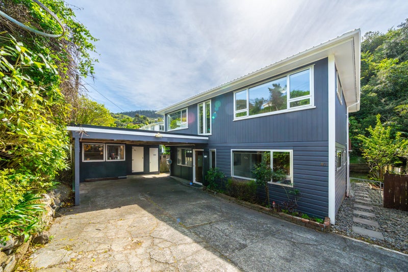 40 Lincoln Avenue, Tawa, Wellington - Carousel 1