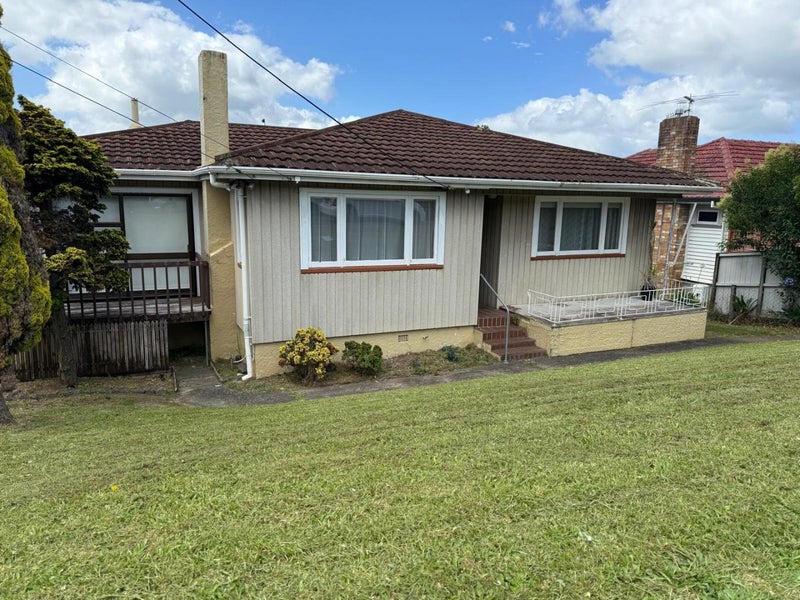 2 Currey Crescent, Milford, Auckland - Carousel 1