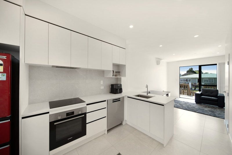 13C Everitt Road, Ōtara, Auckland - Carousel 1