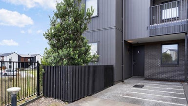 4/38 Jane Maree Road, Kumeu, Kumeu - Carousel 1