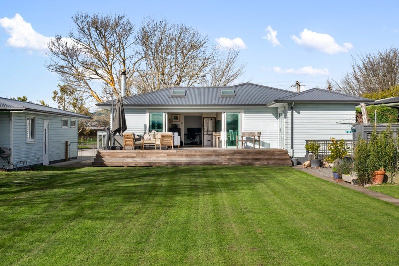 885 Park Road South, Longlands, Hastings - Carousel 1