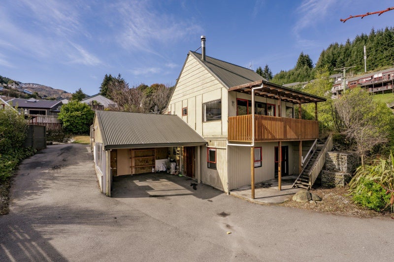 218 Fernhill Road, Sunshine Bay, Queenstown - Carousel 1