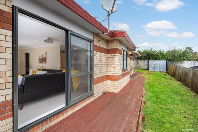 19 Carnelian Court, Westgate, Auckland - Carousel 2