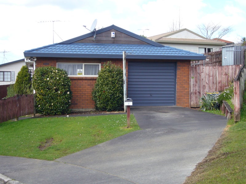 4 Sherpa Place, Massey, Auckland - Carousel 2