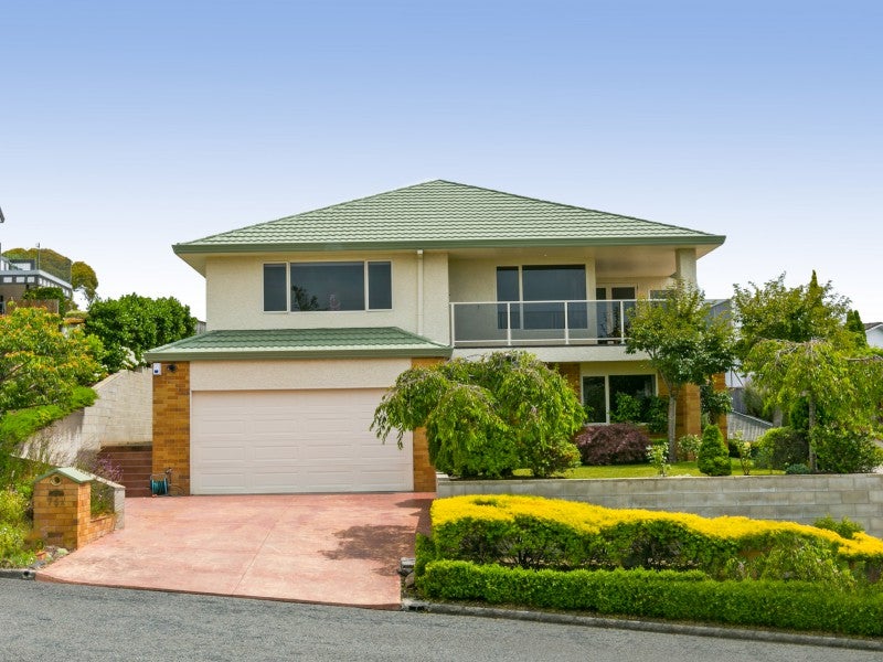 76A Churchill Drive, Taradale, Napier - Carousel 1