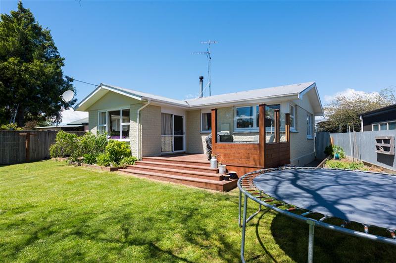 11 High Street, Renwick - Carousel 1