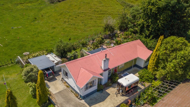27 Einstein Street, Outer Kaiti, Gisborne - Carousel 1