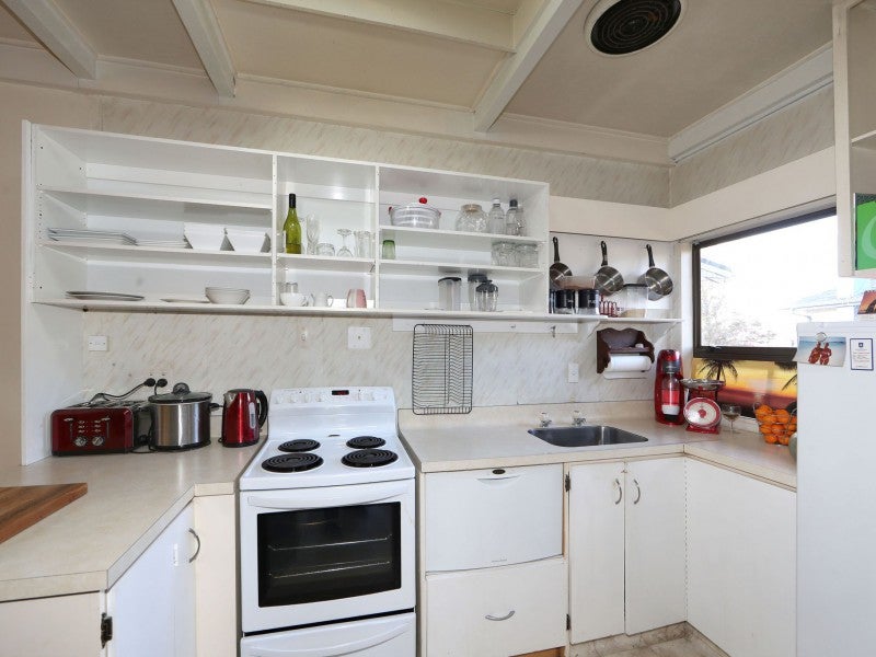 2/807 Avenue Road East, Parkvale, Hastings - Carousel 2