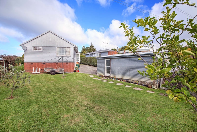 59 Canberra Avenue, Lynfield, Auckland - Carousel 2