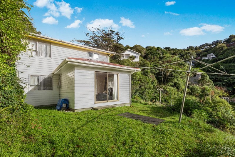 12 Mount Pleasant Road, Aro Valley, Wellington - Carousel 1