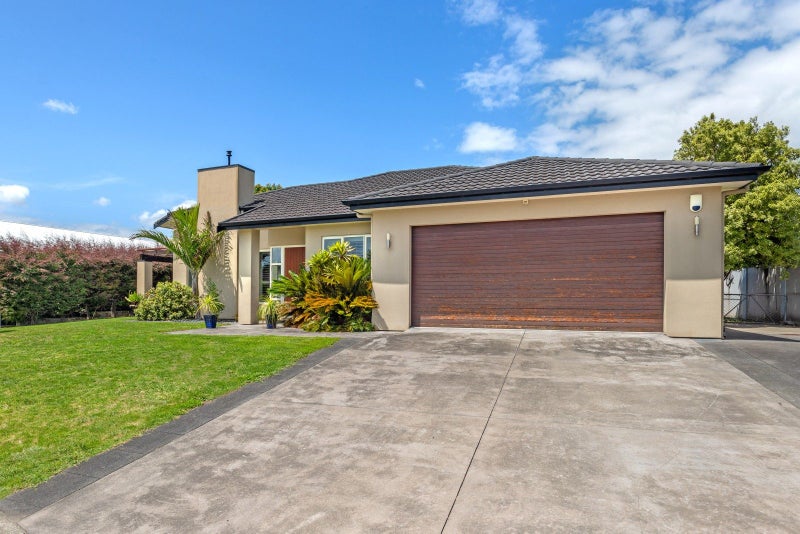11 Charteris Rise, Riverdale, Gisborne - Carousel 26