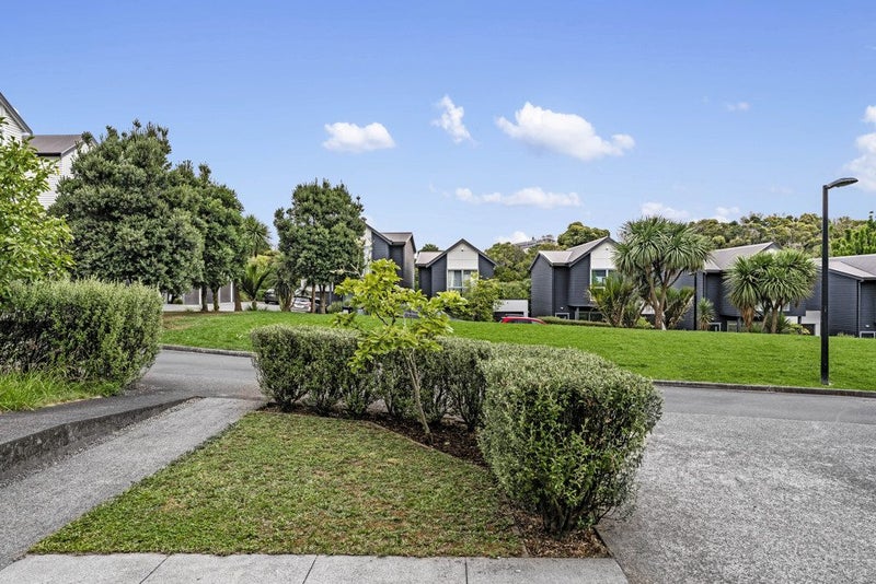 28/27 Powell Street, Avondale, Auckland - Carousel 1