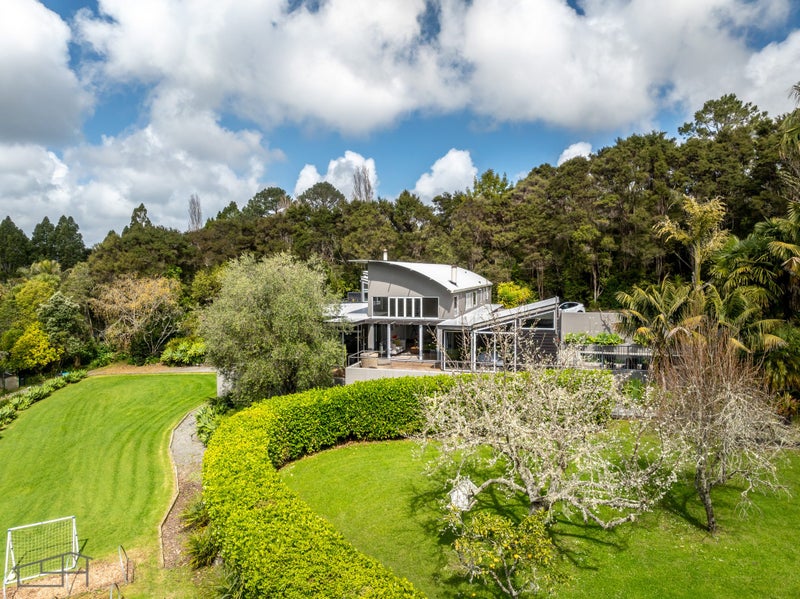180 Forest Hill Road, Waiatarua, Auckland - Carousel 1