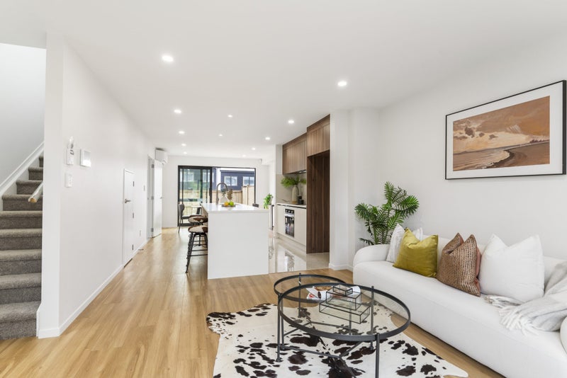 19 Sagitta Drive, Flat Bush, Auckland - Carousel 1