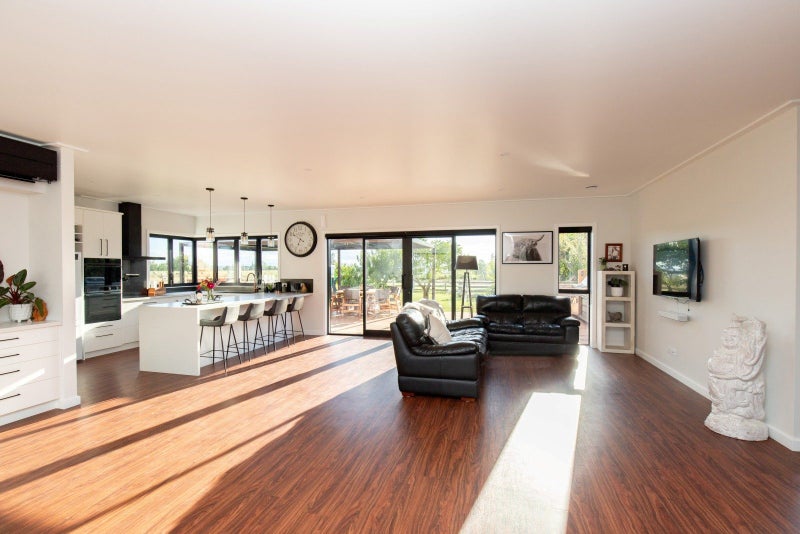 102 Huirau Road, Thames - Carousel 2