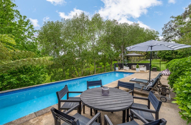 18 Ara-Kotinga, Whitford, Manurewa - Carousel 1