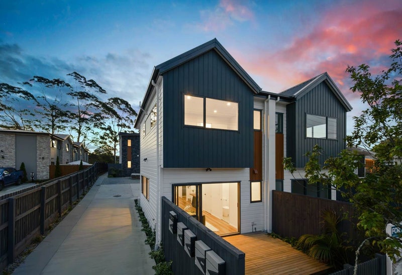 2/81 Vodanovich Road, Te Atatu South, Waitakere City, Auckland - Carousel 1
