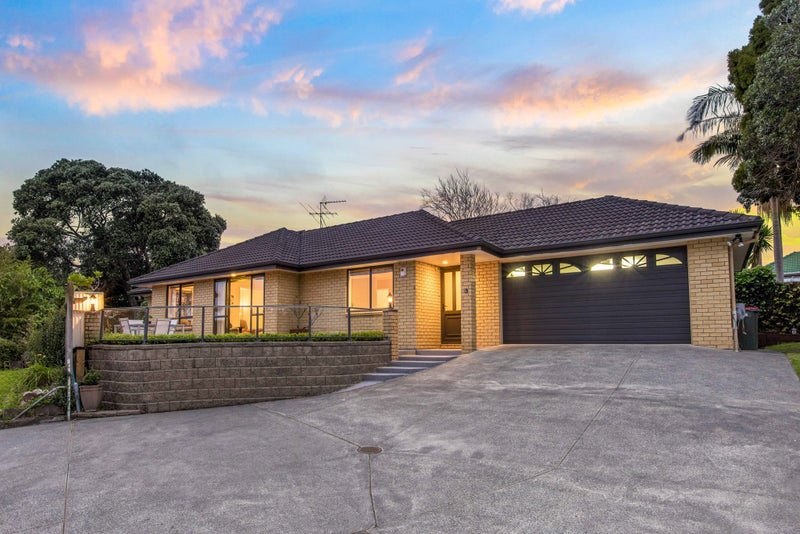 6A Christina Avenue, Te Atatu South, Auckland - Carousel 1