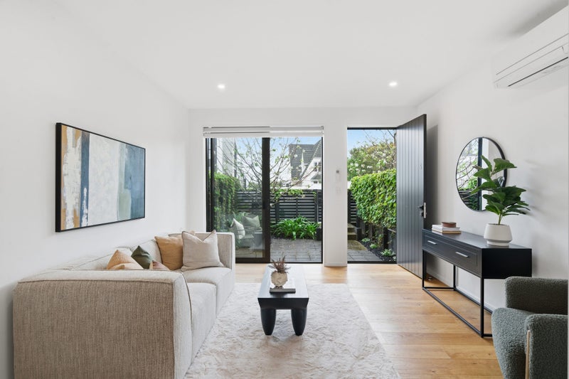 2/4 Glen Atkinson Street, St Heliers, Auckland - Carousel 2