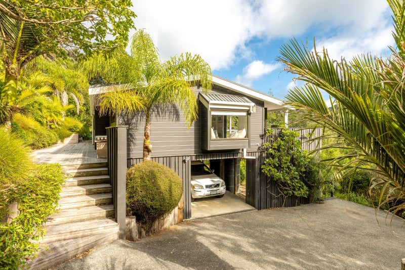 84 Coromandel Road, Oneroa, Waiheke Island - Carousel 1