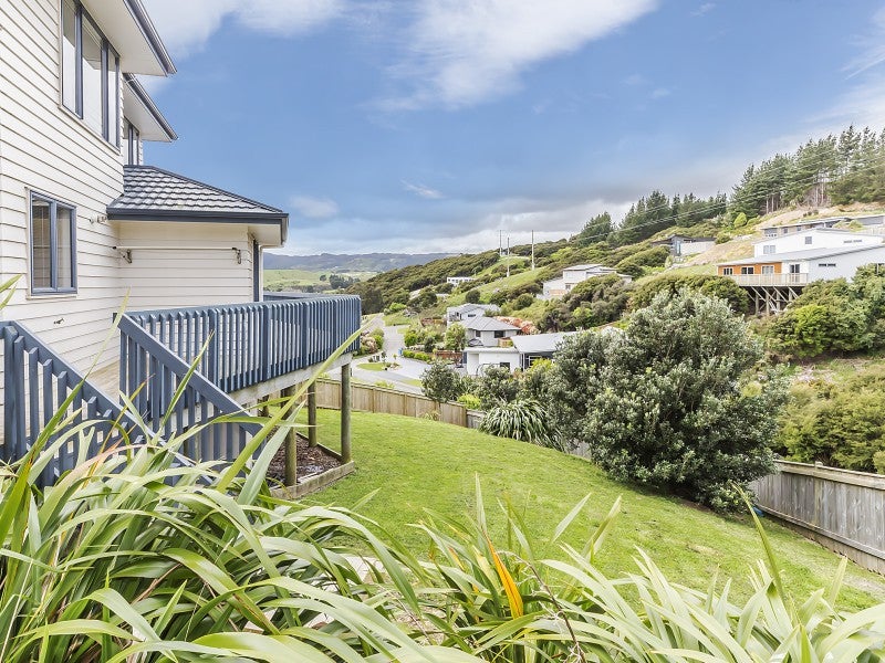 17 Endeavour Drive, Whitby, Porirua - Carousel 23