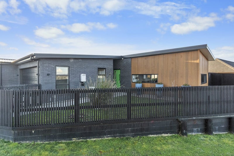 17 Pragma Rise, Rototuna, Hamilton, Waikato - Carousel 23