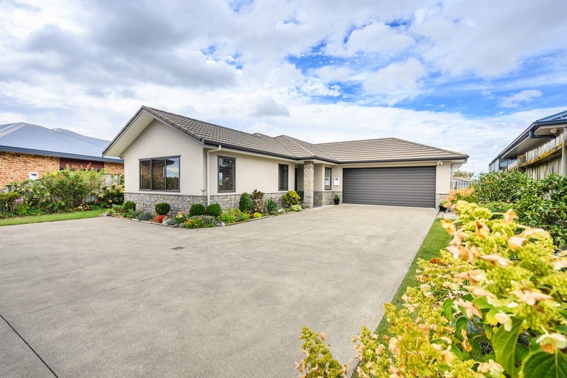 8 Stonebridge Heights, Feilding, Feilding - Carousel 2